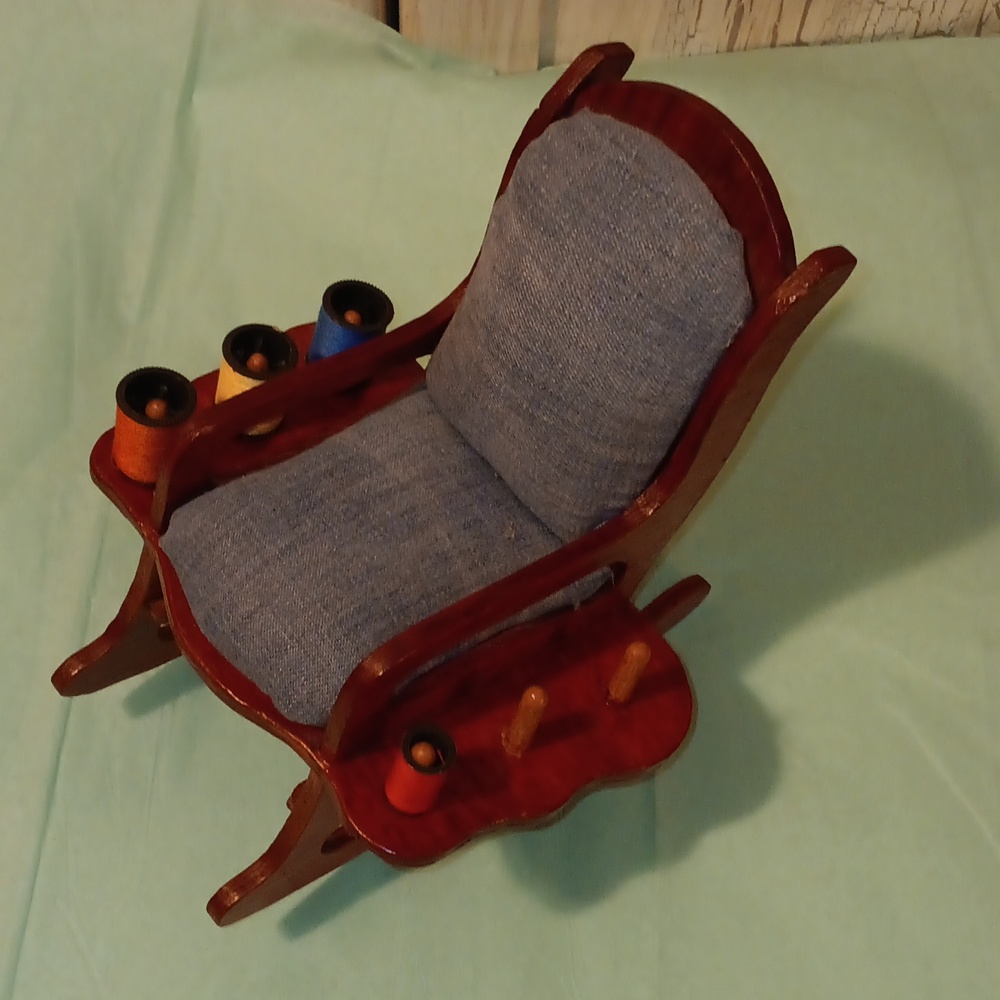 Pin Cushion * Vintage Rocking Chair Pin Cushion / Thread Spool Holder - Picture 4 of 6
